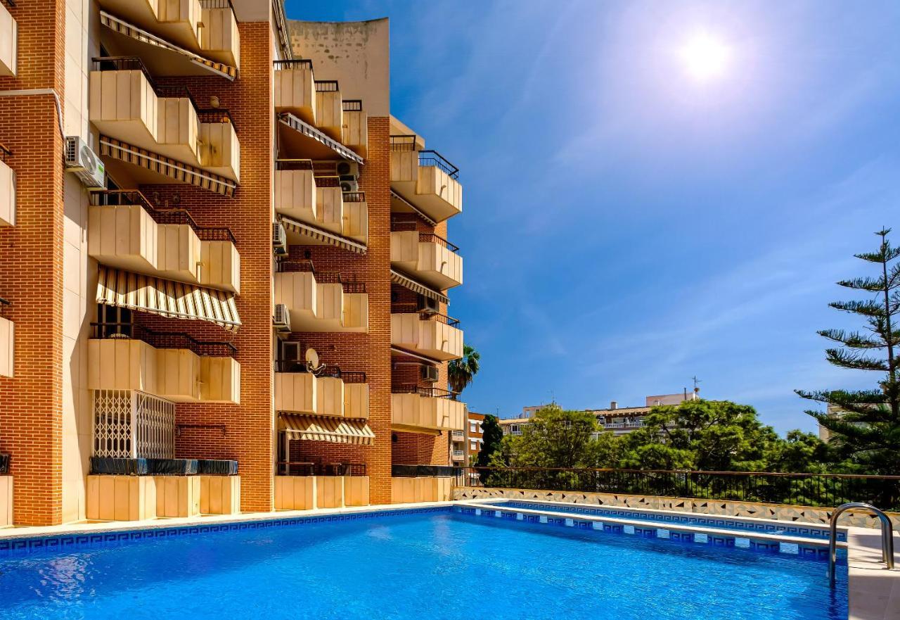 Holiday Royal Suite Concordia Torrevieja Exterior foto