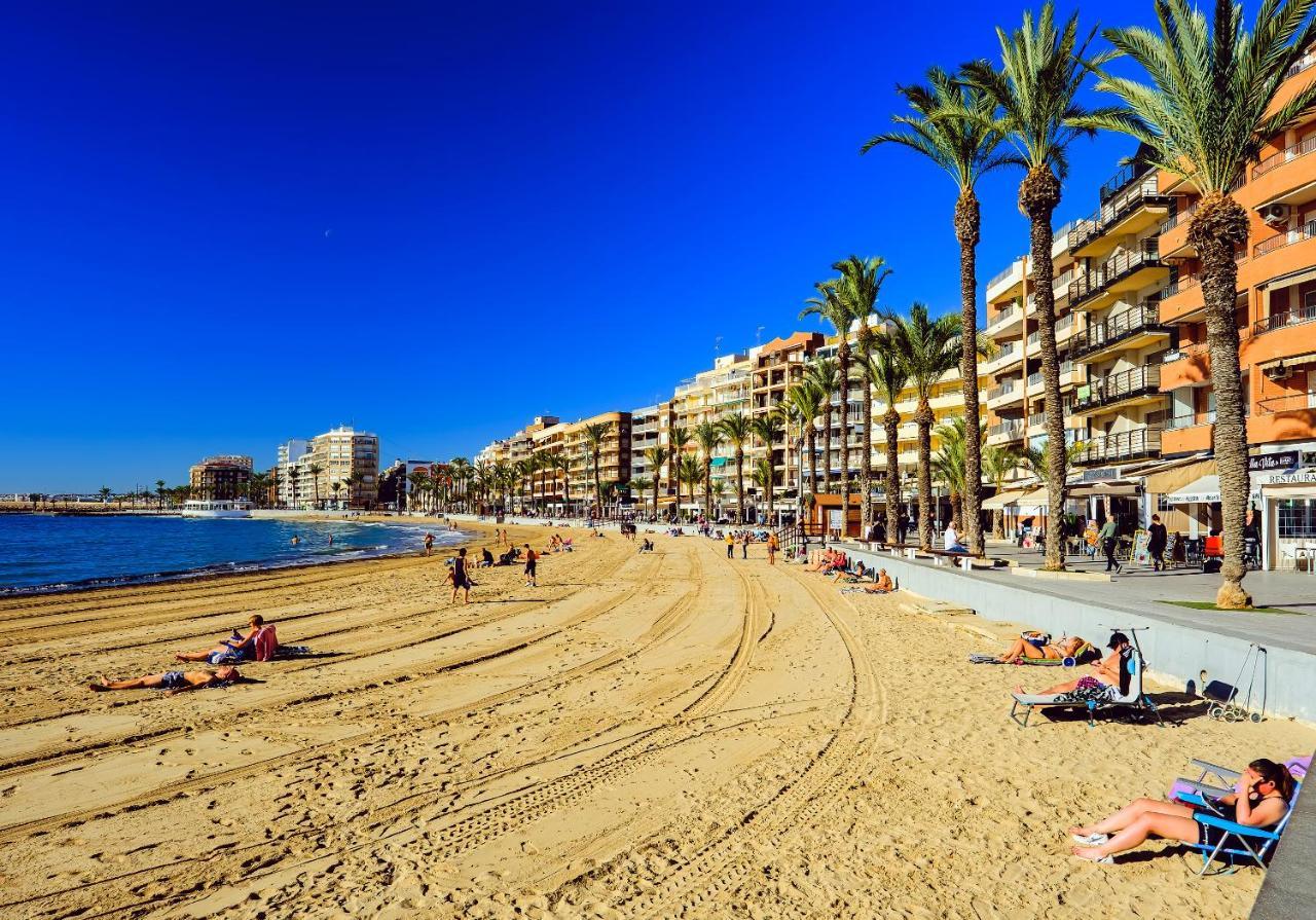 Holiday Royal Suite Concordia Torrevieja Exterior foto