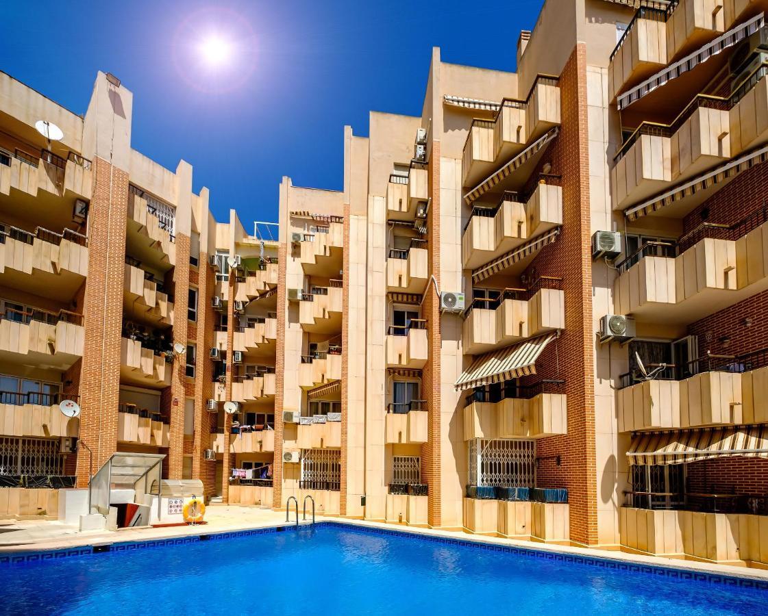 Holiday Royal Suite Concordia Torrevieja Exterior foto