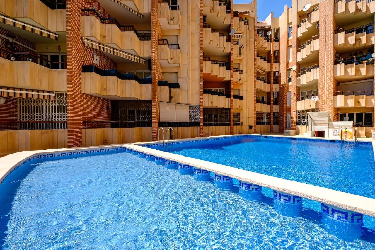 Holiday Royal Suite Concordia Torrevieja Exterior foto